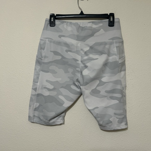Embrace Life Athleisure Camo High Waisted Biker Shorts With Pockets XL - Picture 6 of 7